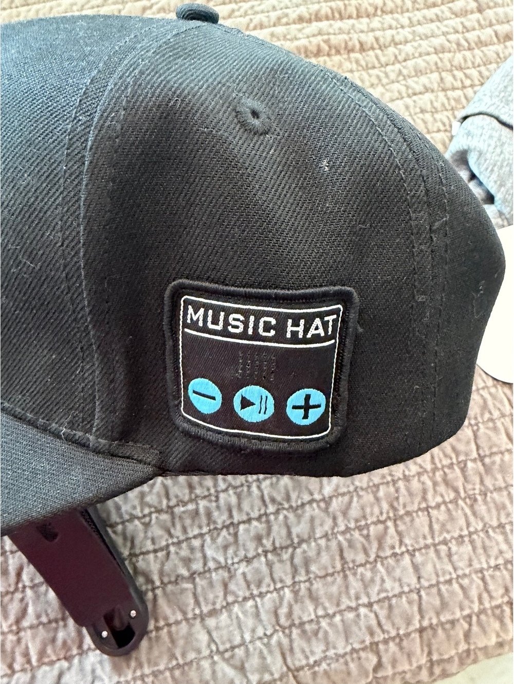 Bluetooth Music Hat Black Snapback Baseball Cap Built-In Speakers Wireless Audio